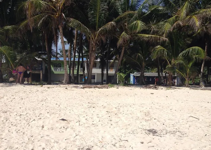 Zippy'S Sea View Apartments